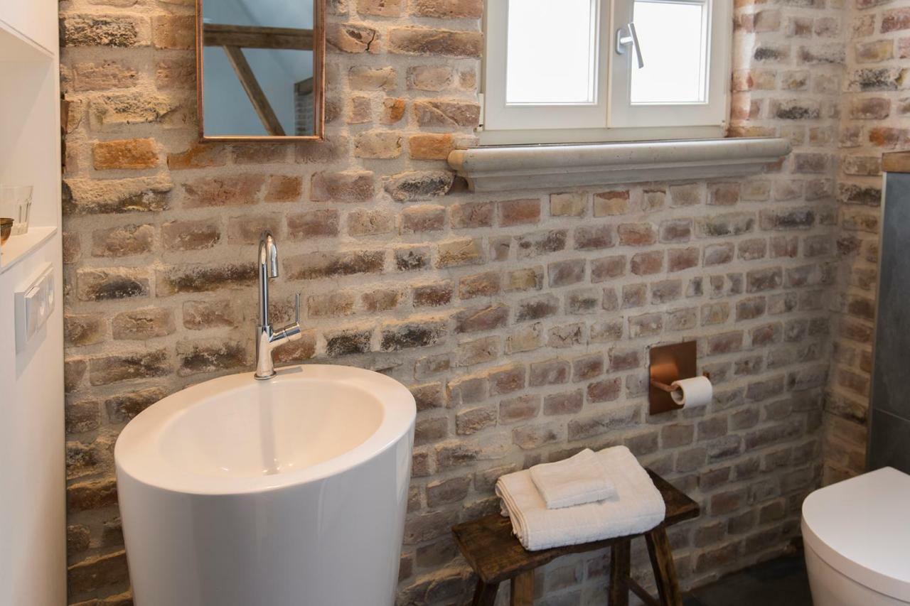 Room 68 Friedberg  Exteriör bild